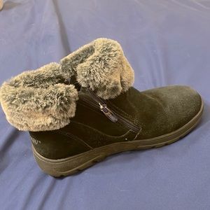 Khombu women’s size 7